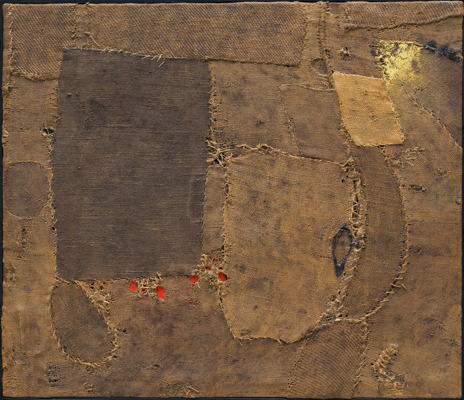 Composizione (Composition), 1953. Burlap, thread, synthetic polymer paint, gold leaf, and PVA on black fabric, 86 x 100.4 cm. Solomon R. Guggenheim Museum, New York 53.1364. Photo: Kristopher McKay © Solomon R. Guggenheim Foundation, New York